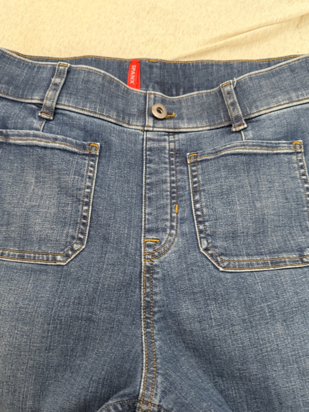 NWOT SPANX Women’s Medium Blue High-Rise Shaping Jeans. Wide leg cropped ankle